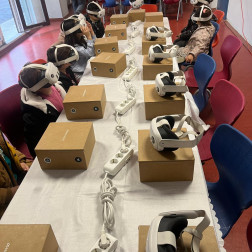 Geleceğin Teknolojisi Sınıfımızda: VR ile Sınırları Aşıyoruz!