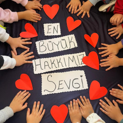 En Büyük Hakkımız Sevgi: Çocuk Kalplerinden Hak Bildirgesi