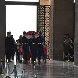 Atamıza Sevgi ve Saygıyla