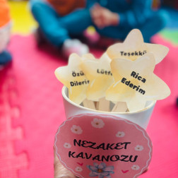 Minik Kalplerde Nezaket Çiçekleri Açıyor: Değerler Eğitimi Etkinlikleri