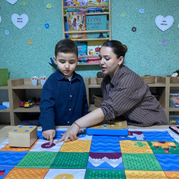 Minik Eller Kodluyor: Okul Öncesinde Robotik Kodlama ve Algoritma Eğitimi