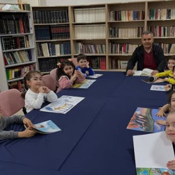 Minik Eller Kitaplarla Buluşuyor: Kütüphane Saatimiz!