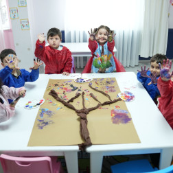 Rengarenk Ağacımız!