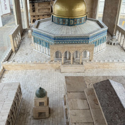 Kalplerimiz Kudüs'te Atıyor