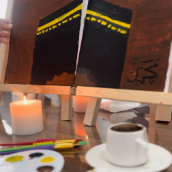 Kabe'nin Gölgesinde Bir Sanat Yolculuğu