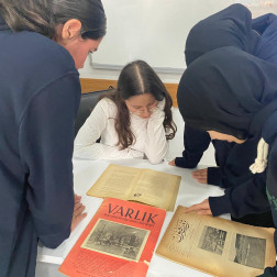 Geçmişin İzinde, Geleceğin Işığında