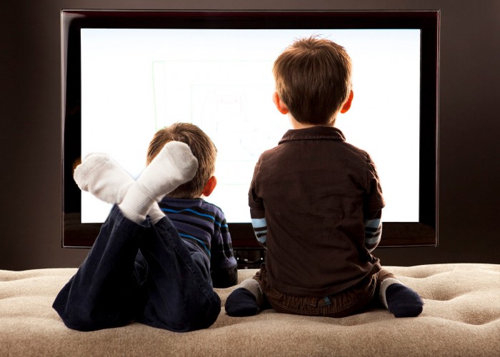 Televizyon İzlemenin Çocuklar İçin Zararları