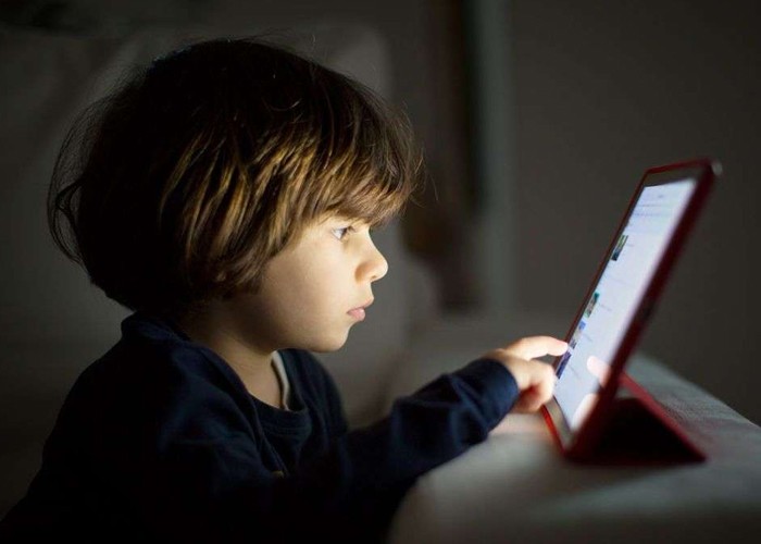 Çocuklarda Ekran Bağımlılığı