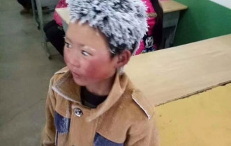 -9 Derecede Okula Yürüyen "Buz Çocuk"