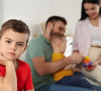 Çocuklarda Kıskançlık: Nedenleri ve Ebeveynler İçin Çözüm Önerileri