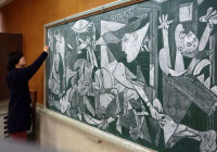 Kara Tahtaya Sanat Eserleri Çizen Japon Öğretmen