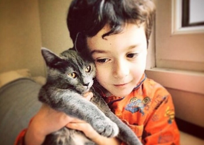Çocuk ve Kedi