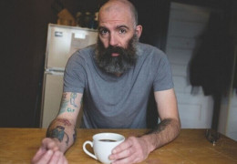 Çocuğunun Yaptığı Her Resmi Dövme Olarak Yaptıran Baba