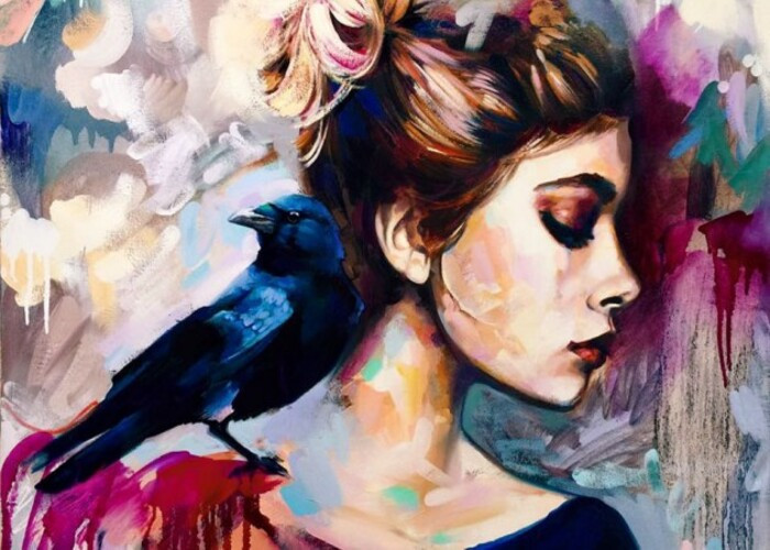 Omzunda Karga Taşıyan Kız