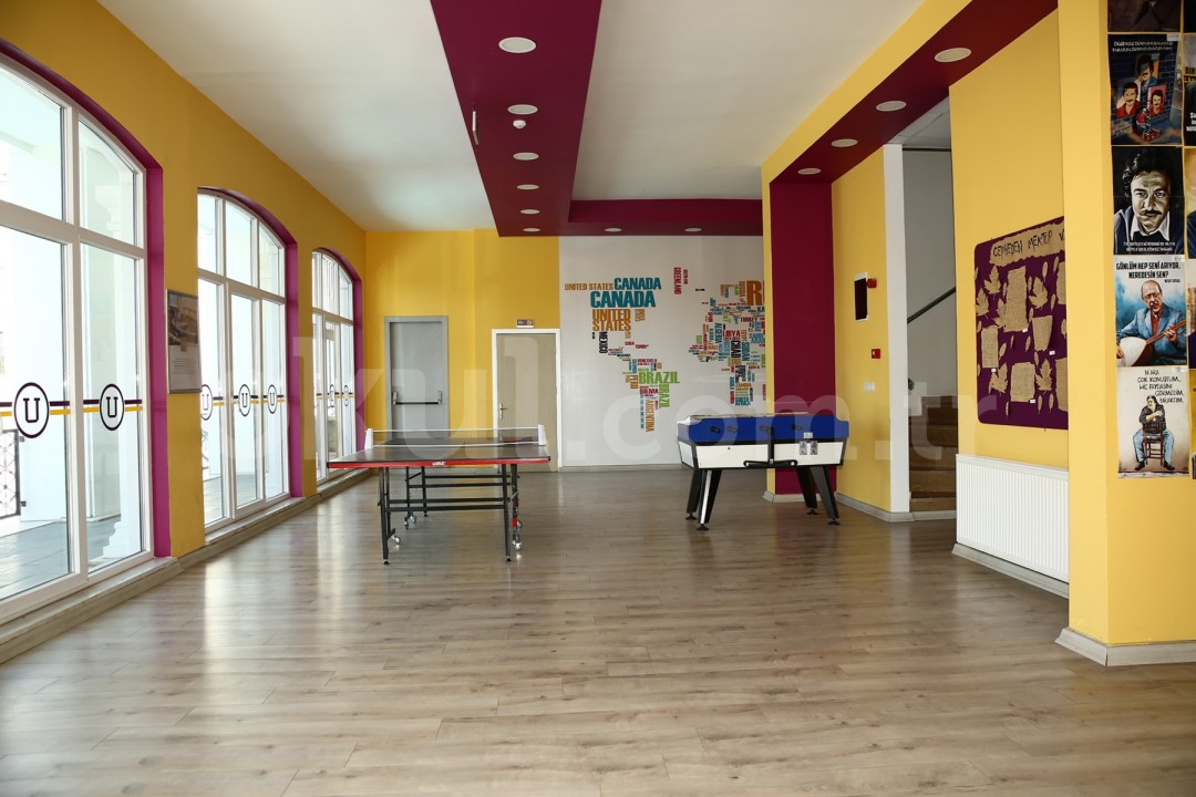Özel Uğur Okulları Kemerburgaz Anadolu Lisesi - 2
