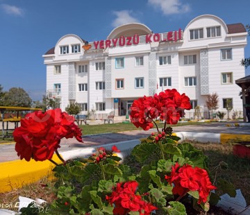 Özel Döşemealtı Yeryüzü Koleji Anadolu Lisesi