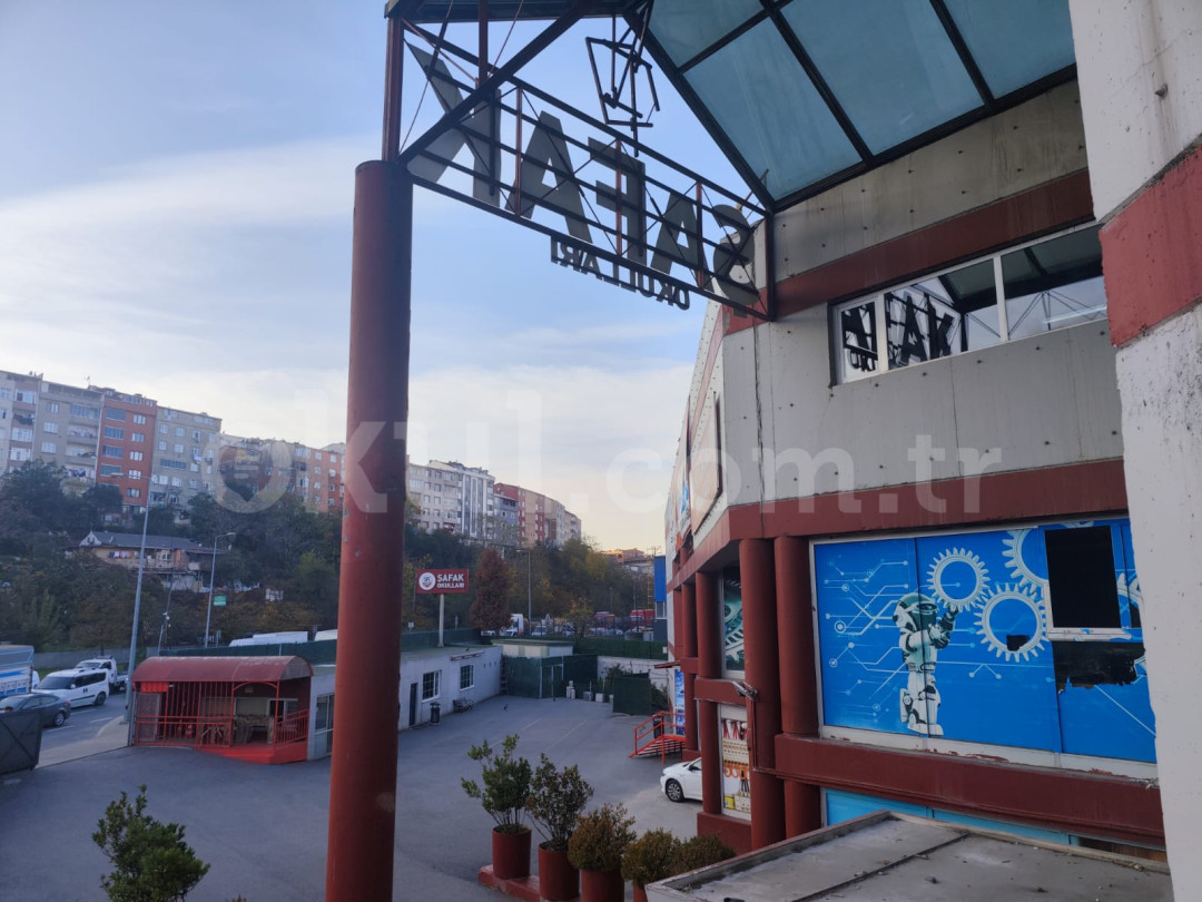 Özel İstanbul Şafak Mesleki ve Teknik Anadolu Lisesi - 1