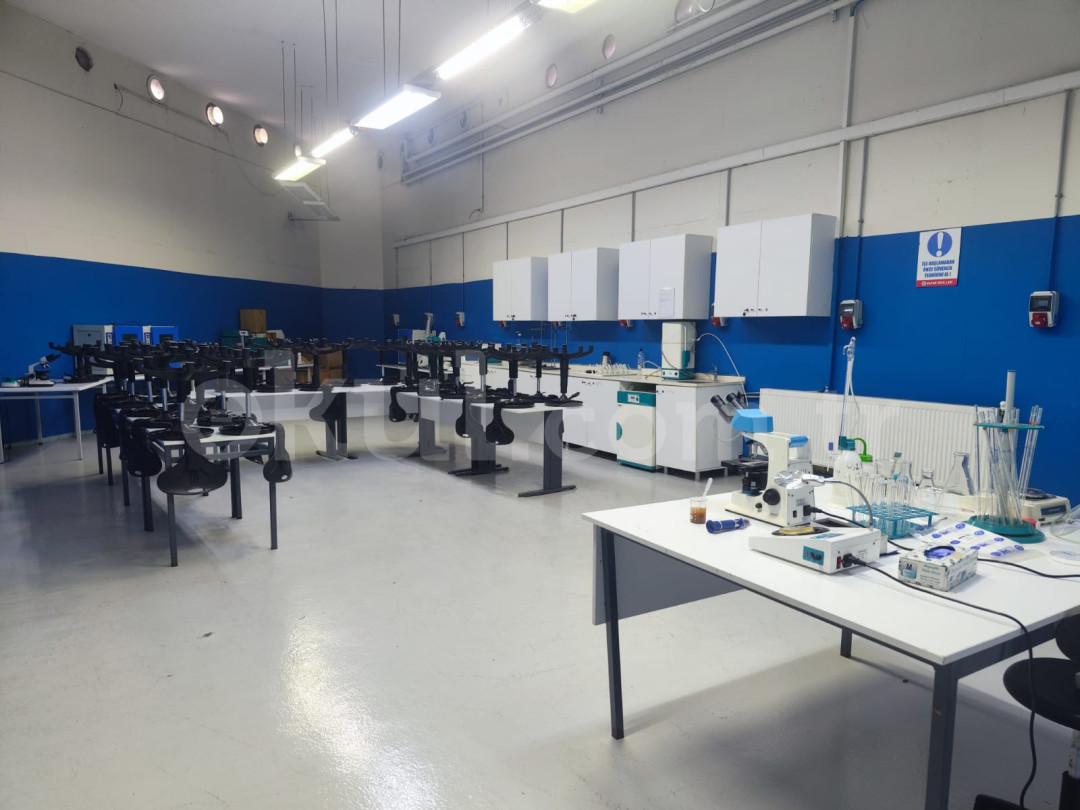 Özel İstanbul Şafak Mesleki ve Teknik Anadolu Lisesi - 13