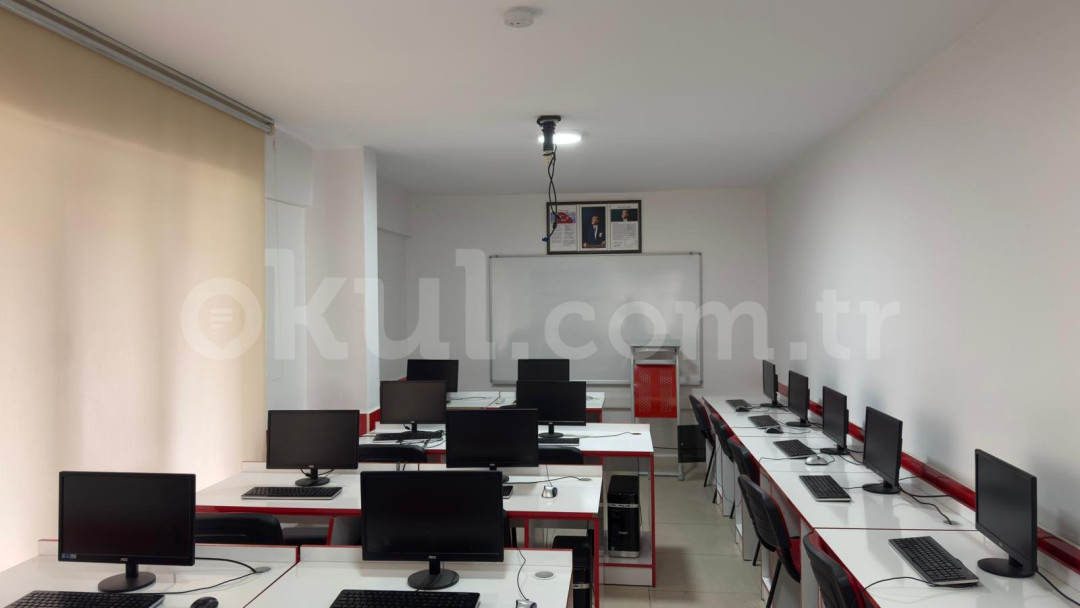 Özel Uğur Dağaslan Koleji Anadolu Lisesi - 3