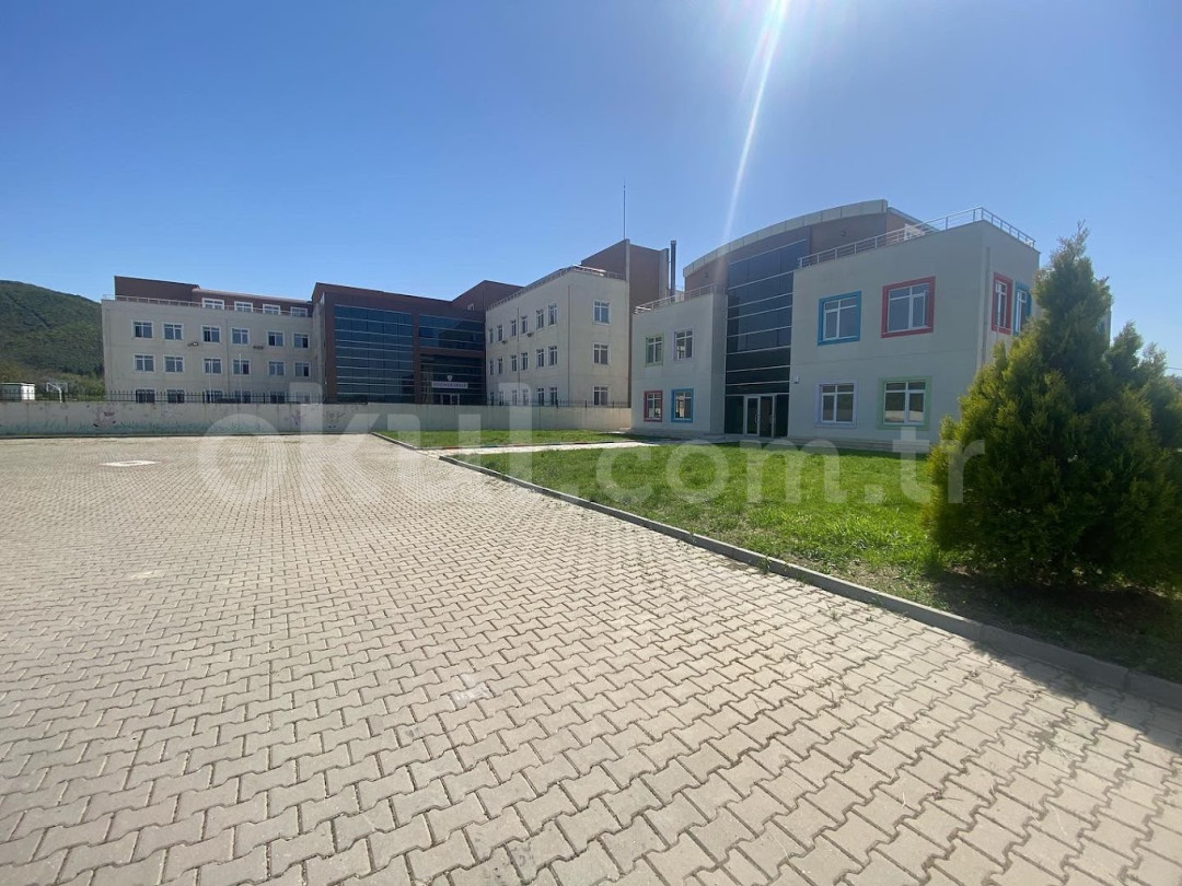 Özel İznik Düşünür Koleji Anadolu Lisesi - 1