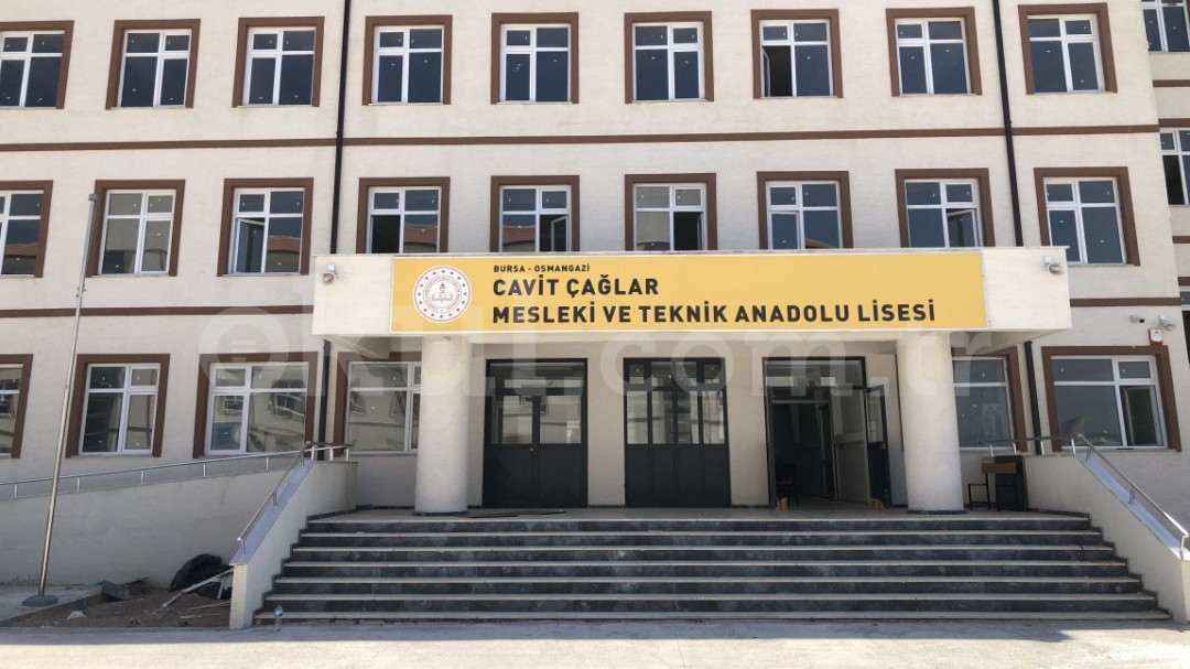 Cavit Çağlar Mesleki ve Teknik Anadolu Lisesi