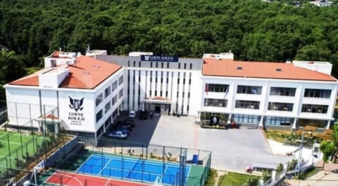 Özel Çekmeköy Era Koleji Anadolu Lisesi