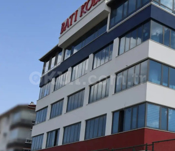 Özel Yeşilova Batı Koleji Ortaokulu