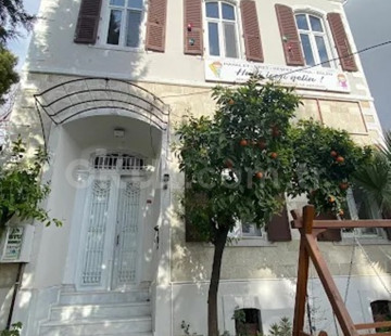 Özel Buca Bahçeli Köşk Montessori Anaokulu