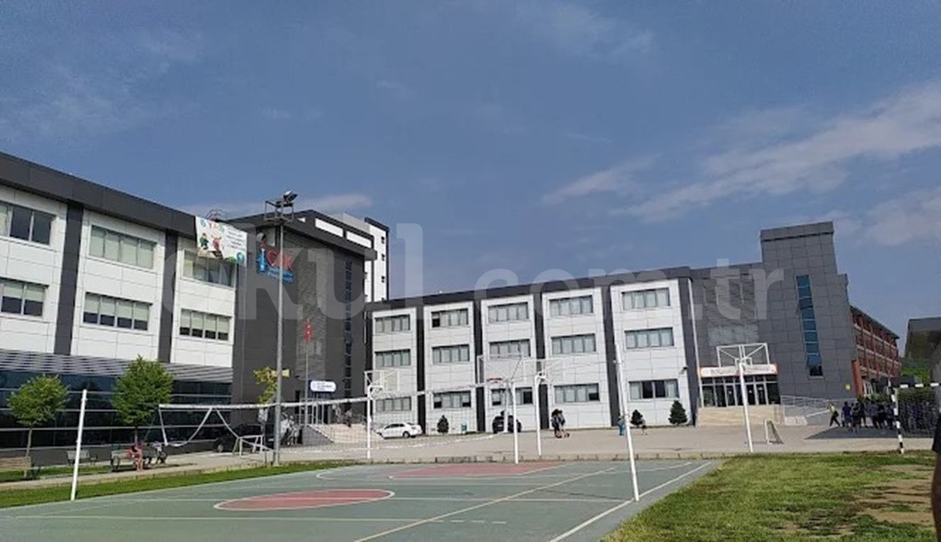 Özel 3 Mart Azizoğlu Anadolu Lisesi - 1