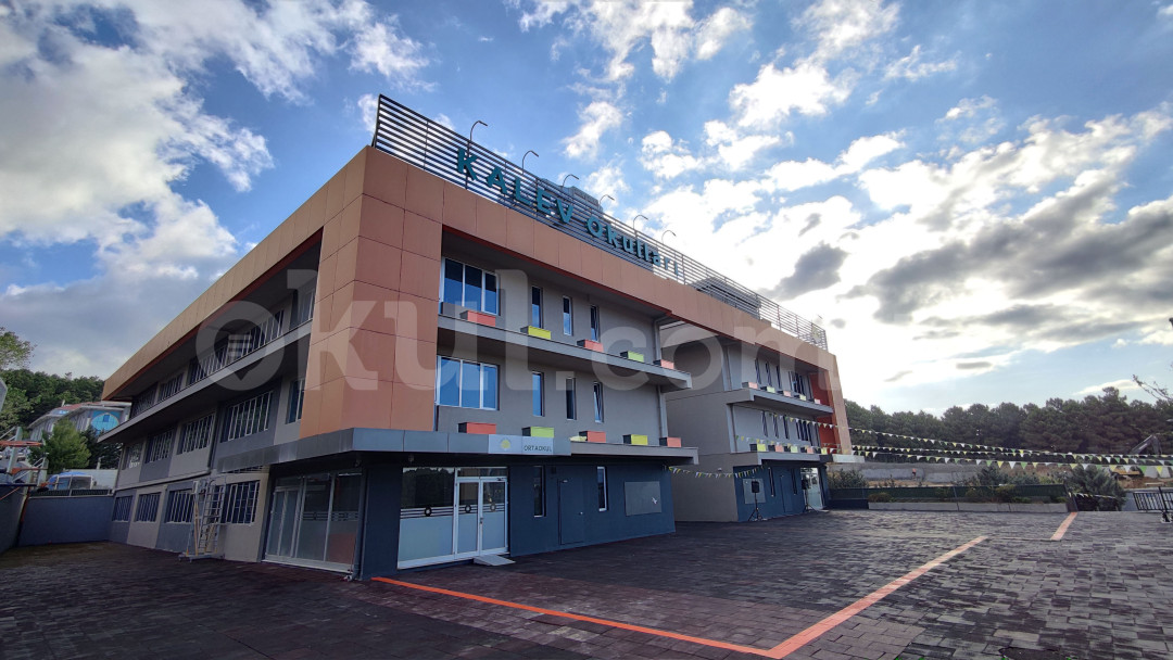 Özel Kadıköy Anadolu Lisesi Eğitim Vakfı KALEV Çekmeköy Anadolu Lisesi - 13