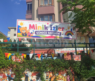 Özel Minik İzler Gündüz Bakımevi