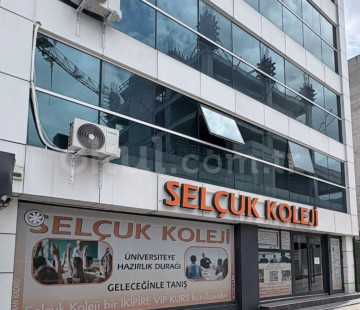 Özel Selçuk Anadolu Lisesi