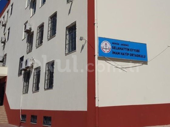 Selahaddin Eyyubi İmam Hatip Ortaokulu - 1