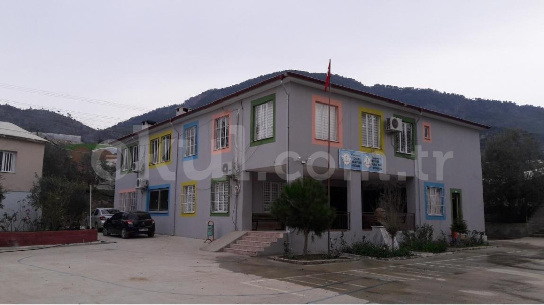 Evciler Nihat Sarı İlkokulu