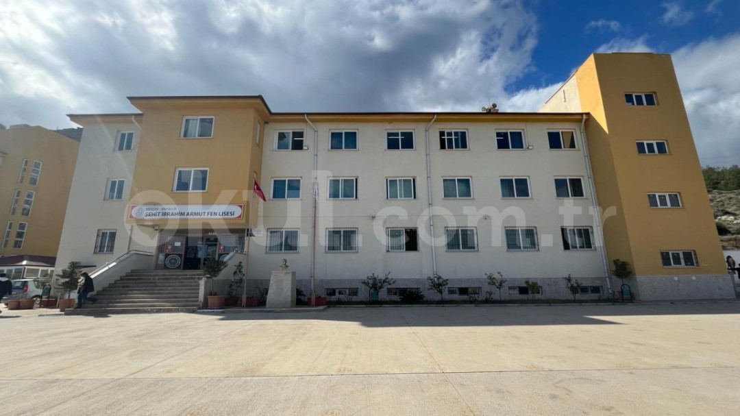 Şehit İbrahim Armut Fen Lisesi - 1
