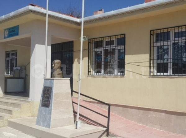 Kayrak Şehit Uğur Katran İlkokulu - 2