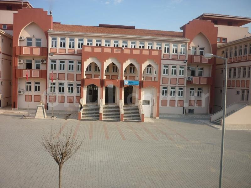 Mevlana İmam Hatip Ortaokulu - 1