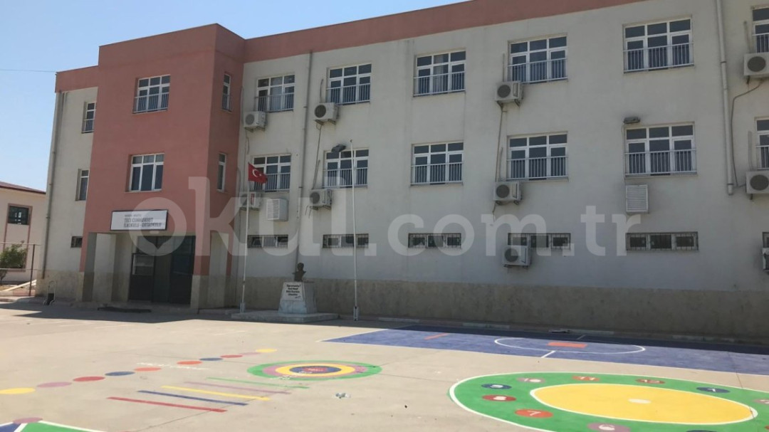 Tece Cumhuriyet İlkokulu