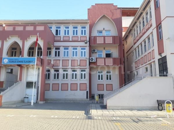 Mezitli Yunus Emre İlkokulu