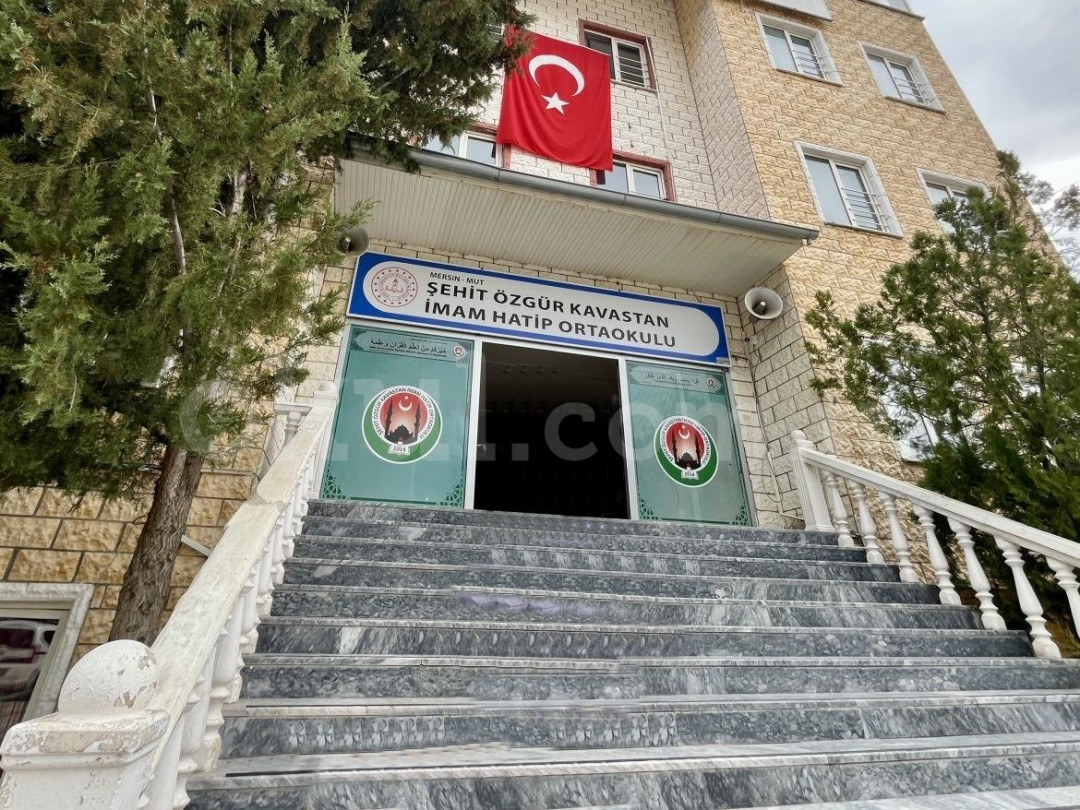 Şehit Özgür Kavastan İmam Hatip Ortaokulu