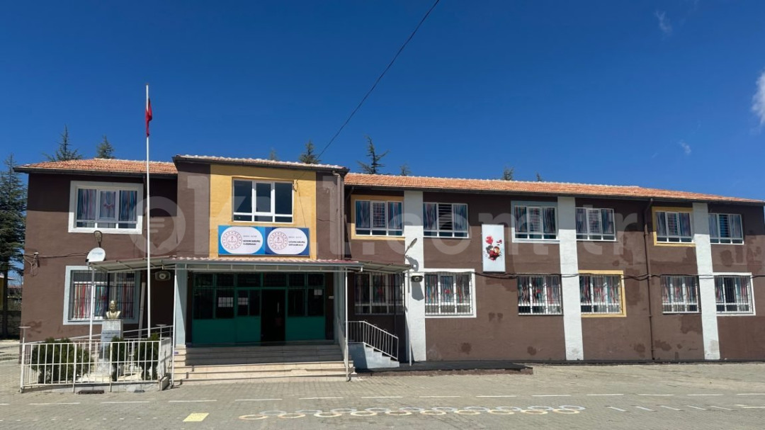 Uzuncaburç Ortaokulu
