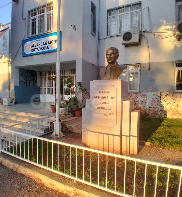Alsancak Lions Ortaokulu - 1