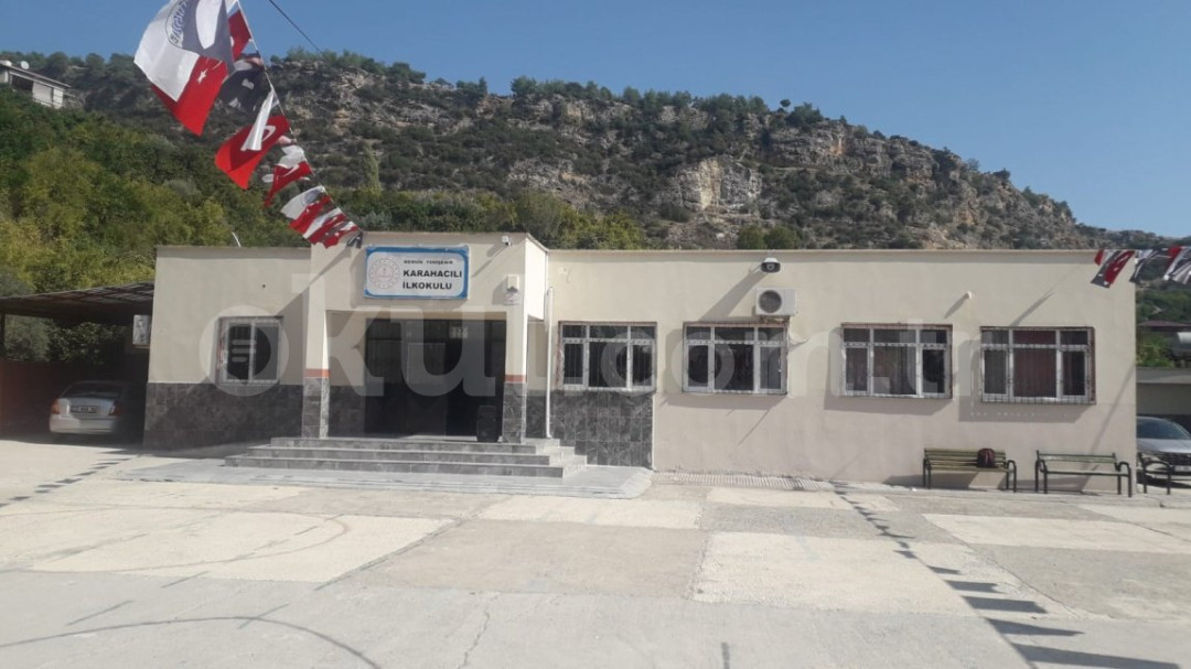Karahacılı İlkokulu