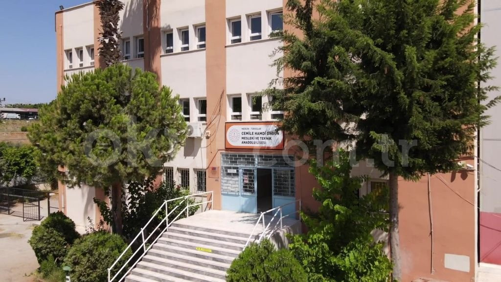 Cemile Hamdi Ongun Mesleki Ve Teknik Anadolu Lisesi - 1