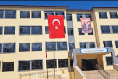 Dr. Kamil Tarhan Ortaokulu