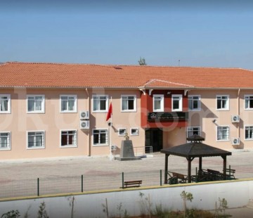 Emine İlhan Kadam Mesleki ve Teknik Anadolu Lisesi