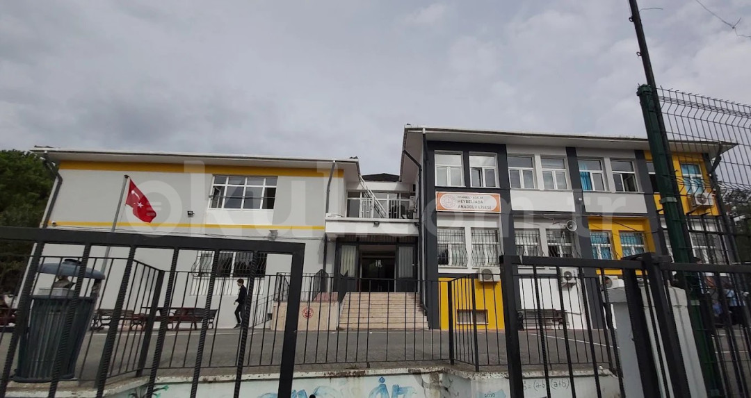 Heybeliada Anadolu Lisesi