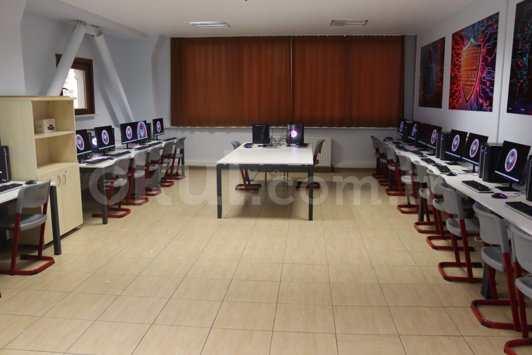 Özel Nasibe Eryetiş Siber Güvenlik Teknik Lisesi - 4