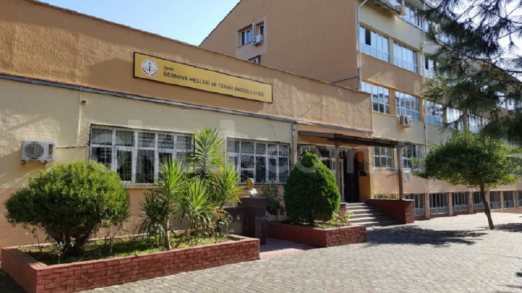 Bornova Mesleki ve Teknik Anadolu Lisesi - 1