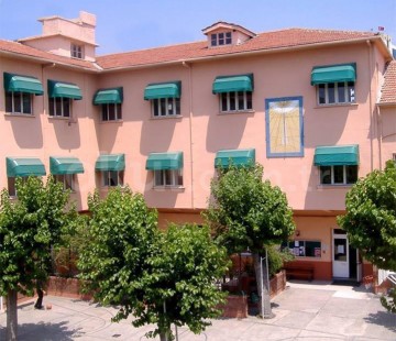 Özel İzmir Saint Joseph Fransız Lisesi